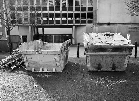 Same day skip hire truck arriving in Fitzrovia